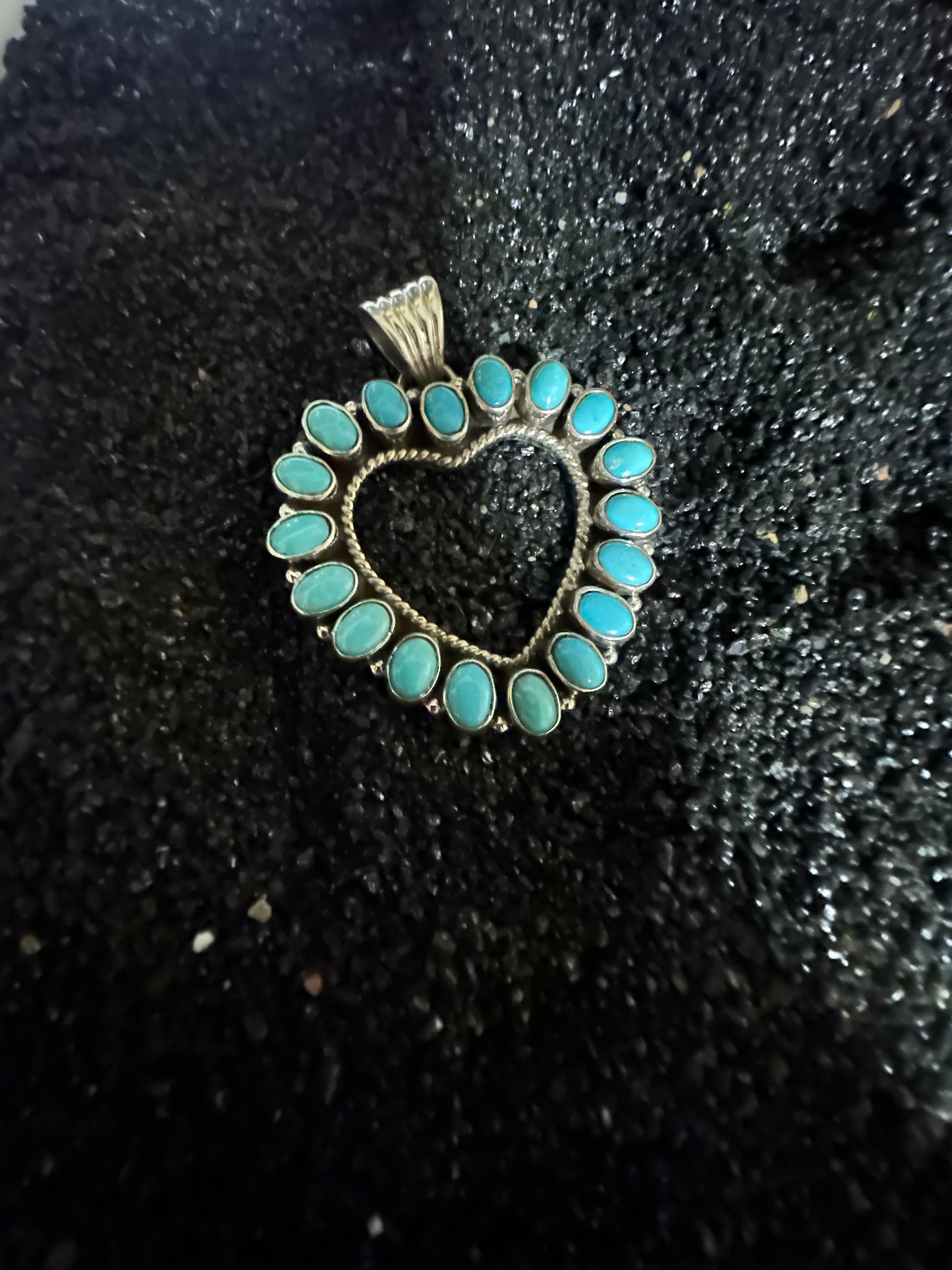 Pendant, Heart, Turquoise Cluster, 16 oval stores, DD