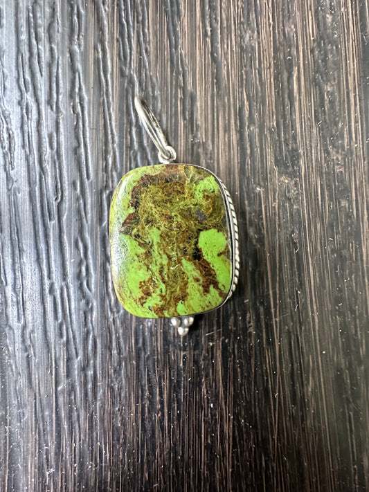Pendant, Gaspeite, Freeform Rectangle with Silver Filework Bezel