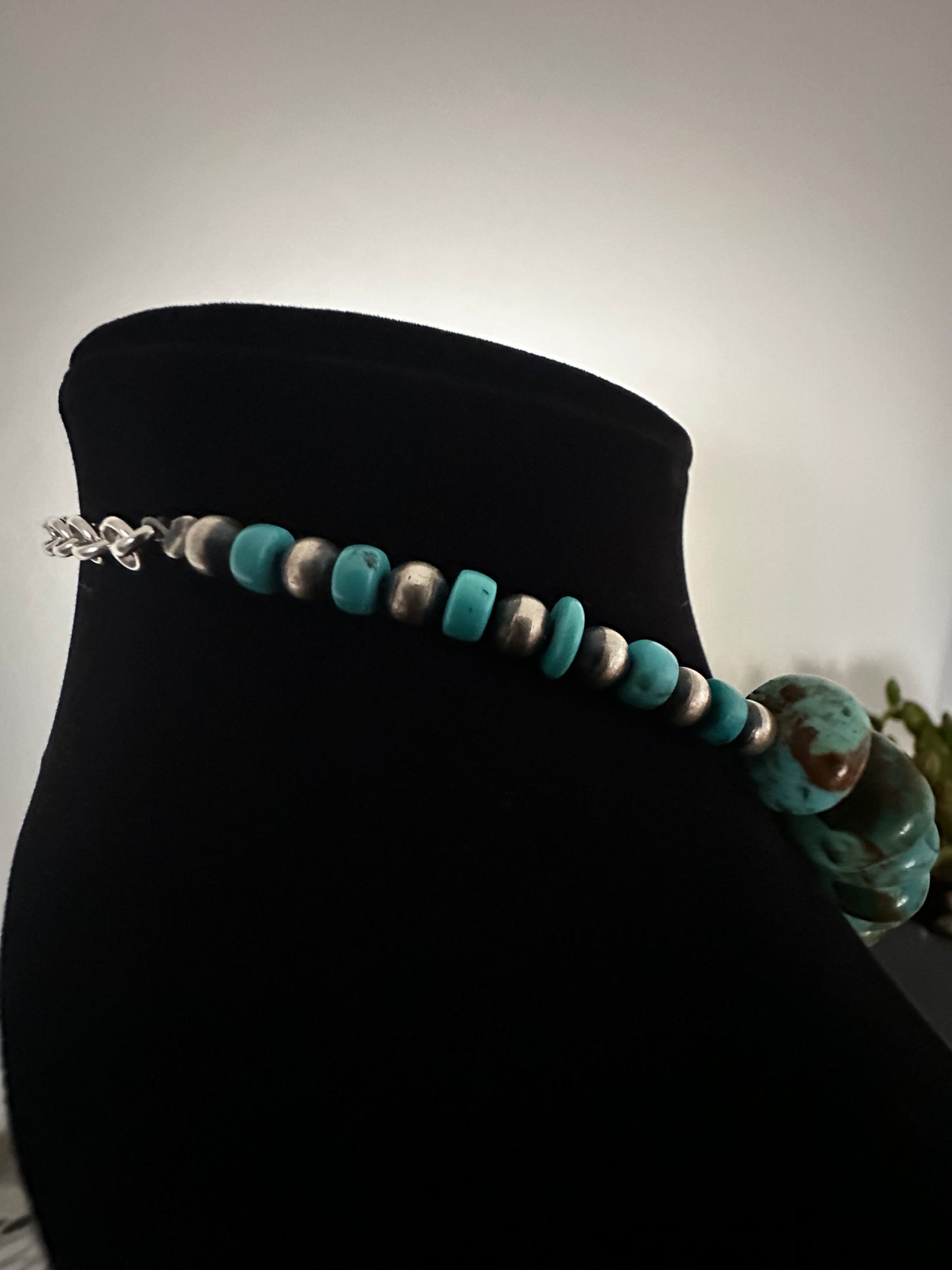 16” Green Kingman Turquoise Necklace with Corrugated Pearls