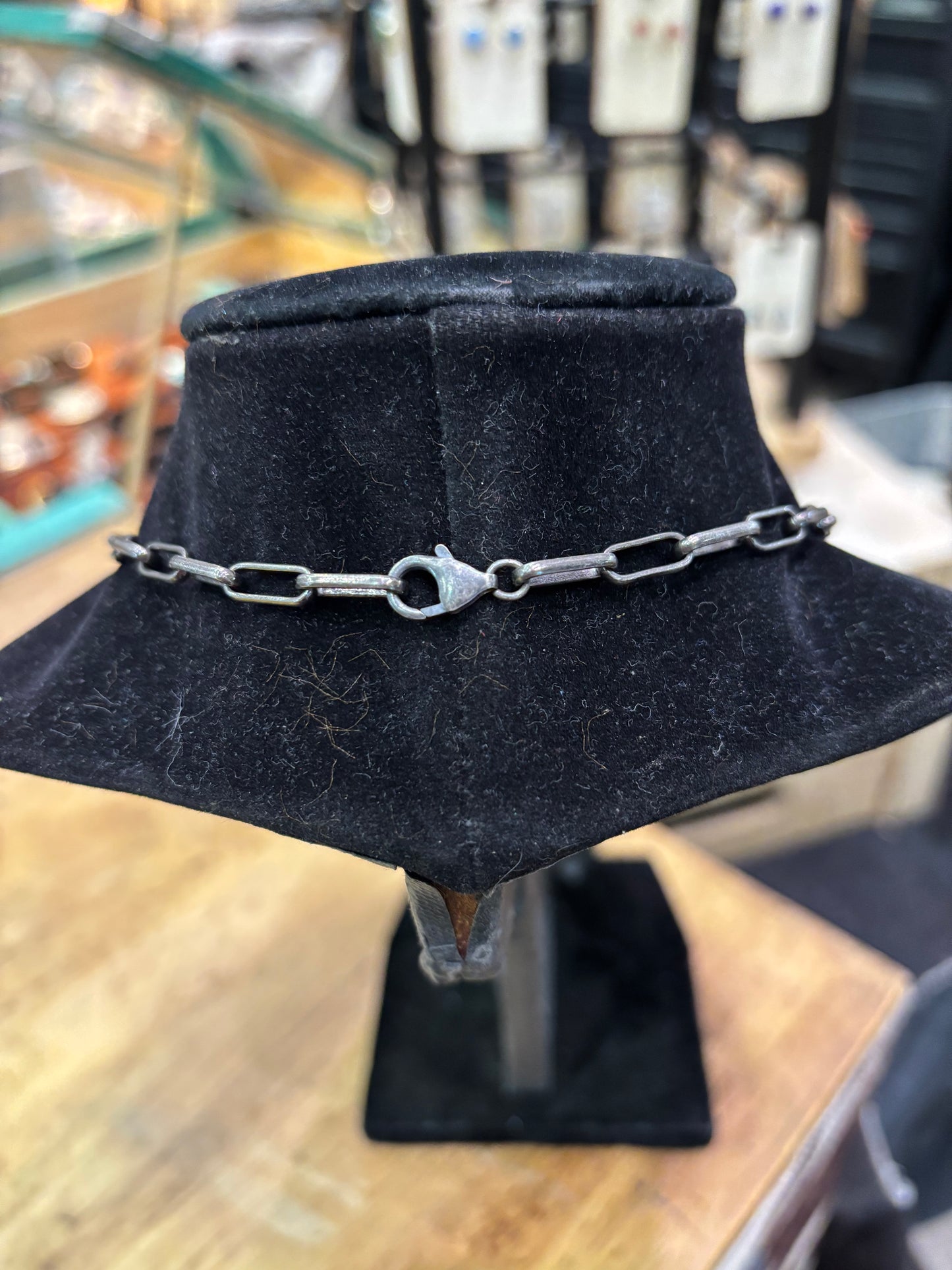 Purple Spiny Oyster Naja Bar Necklace with Hand-Forged Chain, 18"