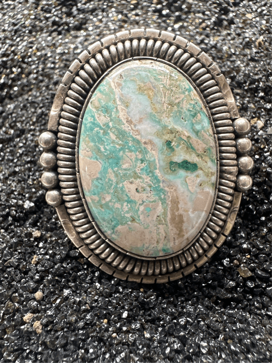 The Petunia Oval Ring - Turquoise Mustang