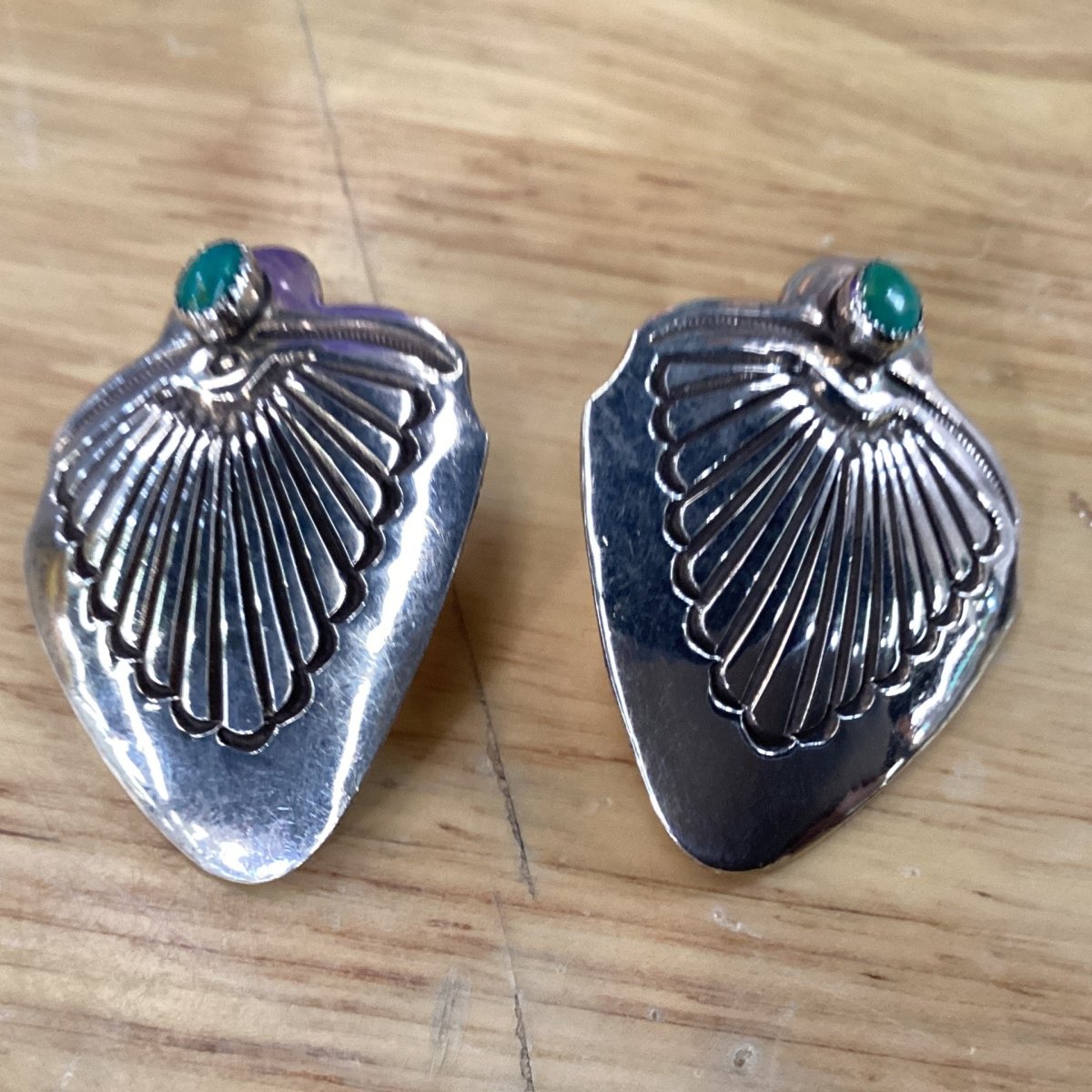 Earrings, teardrop shield, turquoise oval accent, Alfred Martinez - Turquoise Mustang