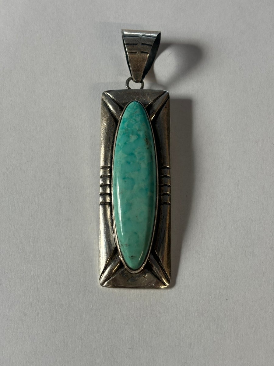 The Medium Reno Pendant - Turquoise Mustang