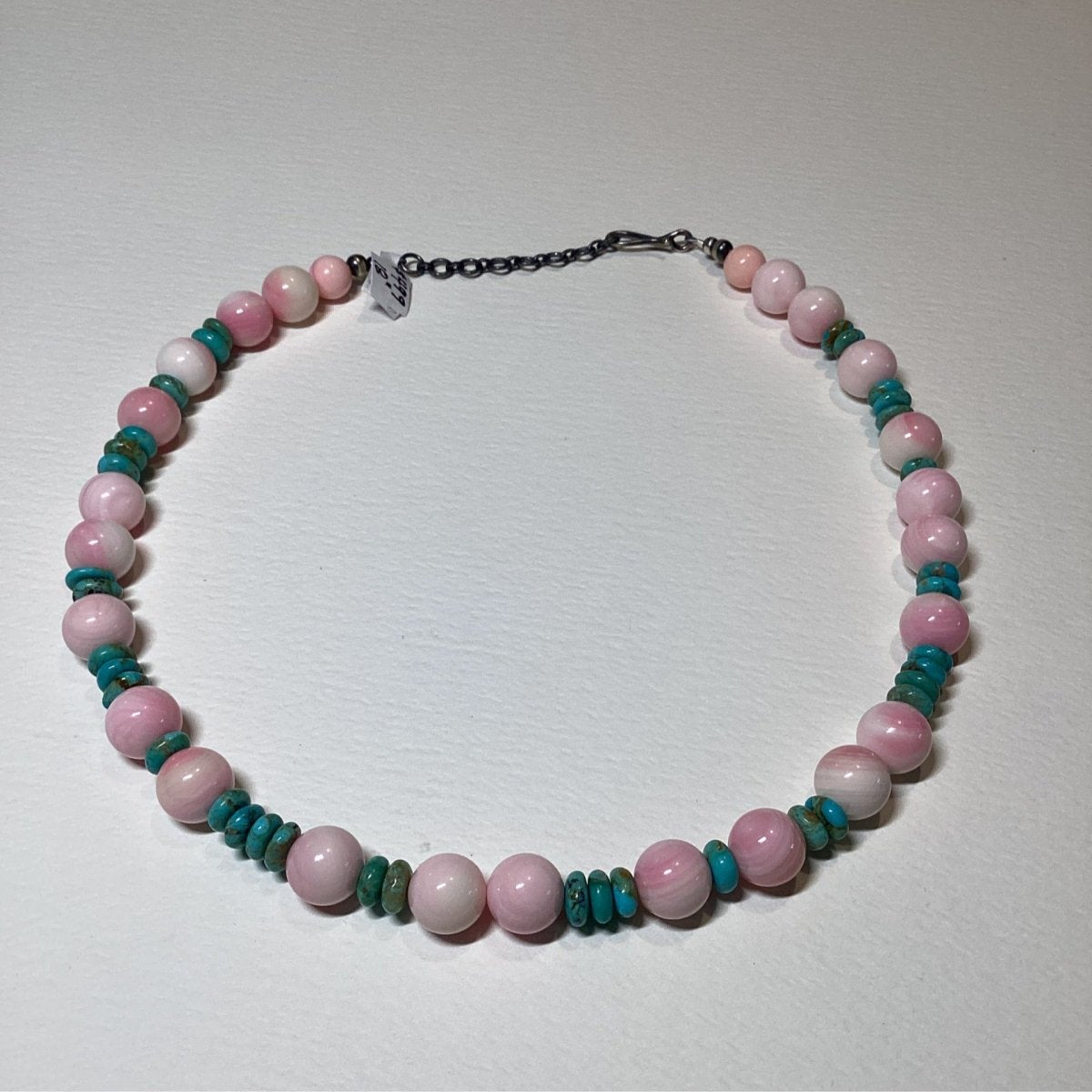 TM 18", Pink Conch and Kingman Turquoise Necklace - Turquoise Mustang