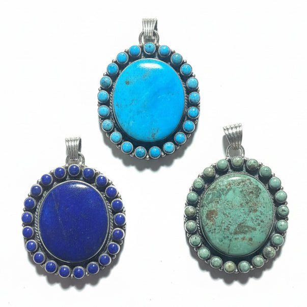 The Painted Daisy Pendant - Turquoise Mustang