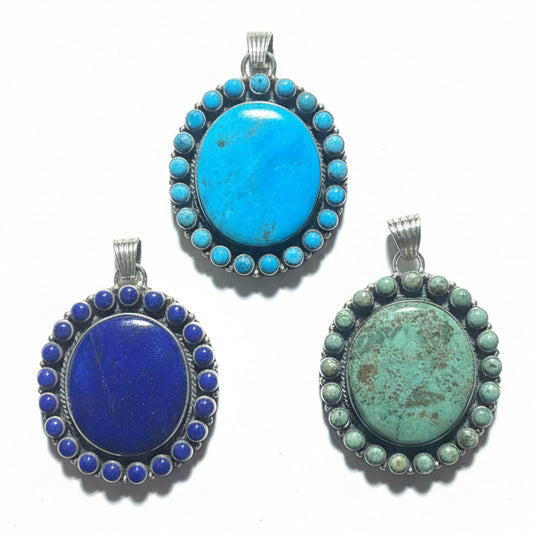 The Painted Daisy Pendant - Turquoise Mustang