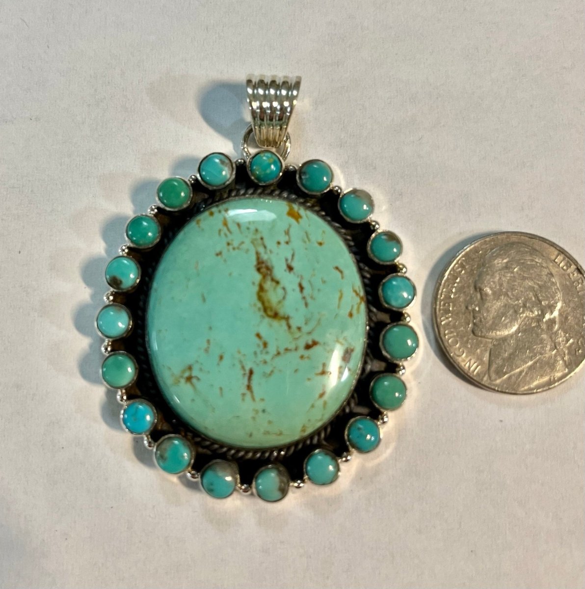 The Painted Daisy Pendant - Turquoise Mustang