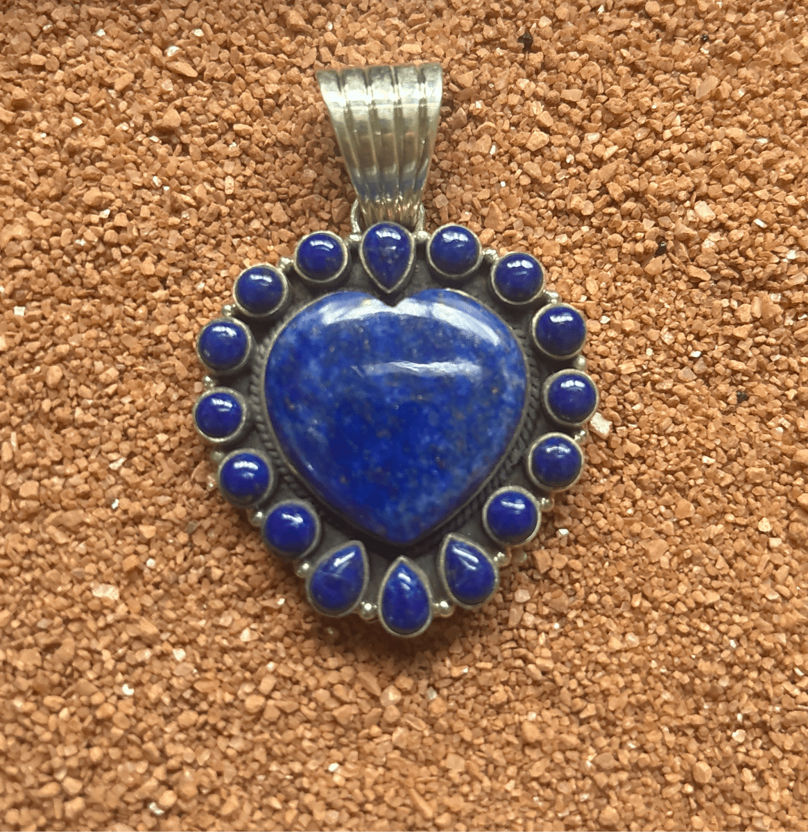 The Marguerite Daisy Heart Cluster Pendant - Turquoise Mustang