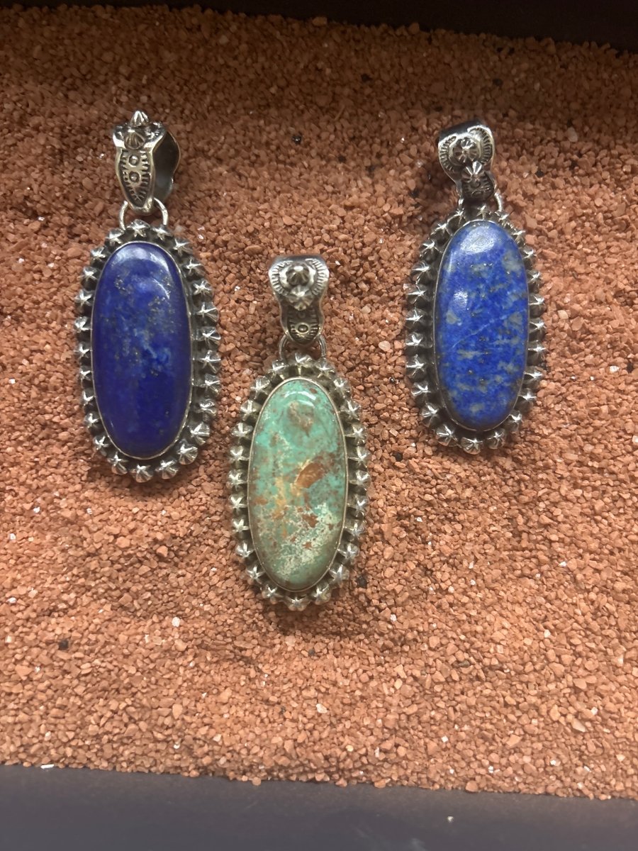 The Winter Jasmine Pendant - Turquoise Mustang