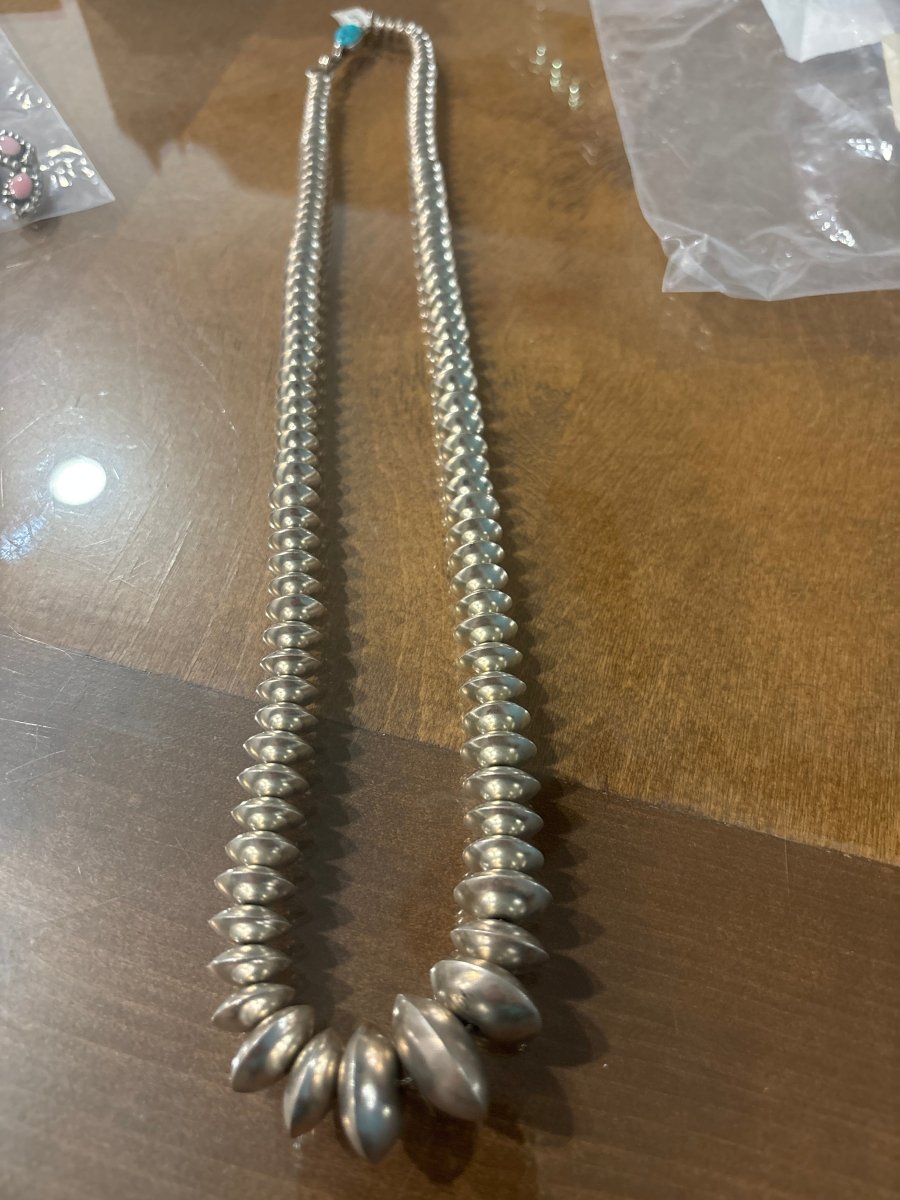 Necklace, 27", Graduated 8mm - 20mm Bench Navajo pearl, Saucers, with turquoise clasp, Ester Sam - Turquoise Mustang