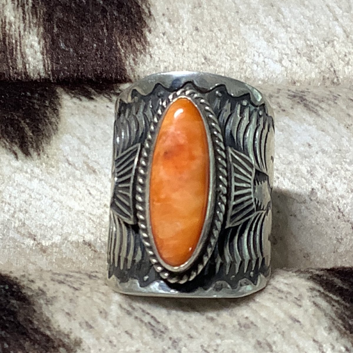 Ring, Narow Orange Oyster, wide stamped Tbird Shank, Derrick Gordon - Turquoise Mustang