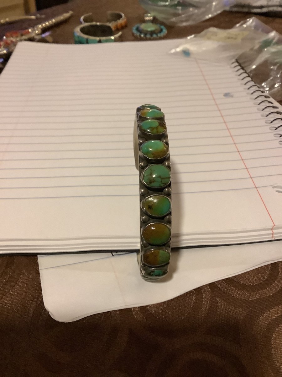 Bracelet, Royston Turquoise 11 oval Stone Bracelet, Cuff, DD - Turquoise Mustang