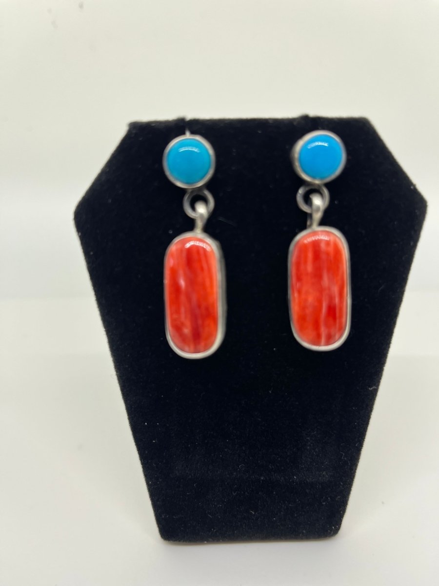 Belin Spiny Oyster & Kingman Turquoise Earrings by Danny Henio - Turquoise Mustang