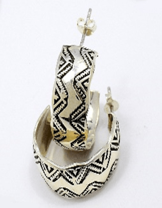 The Cranes' Bill Earrings - Turquoise Mustang