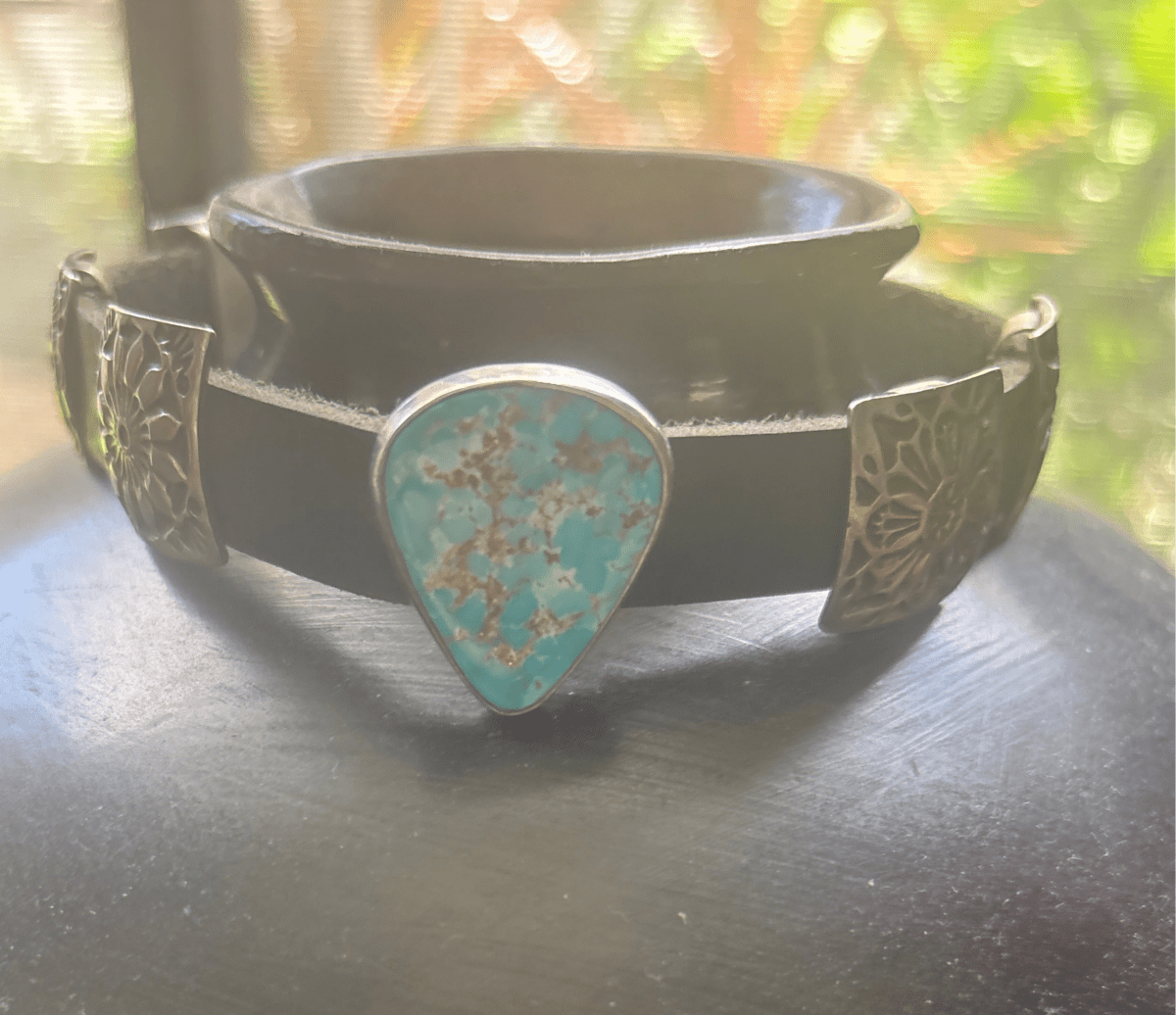 Bracelet, Pear Kingman TQ, Tan Leather band, Jeff Stahre - Turquoise Mustang