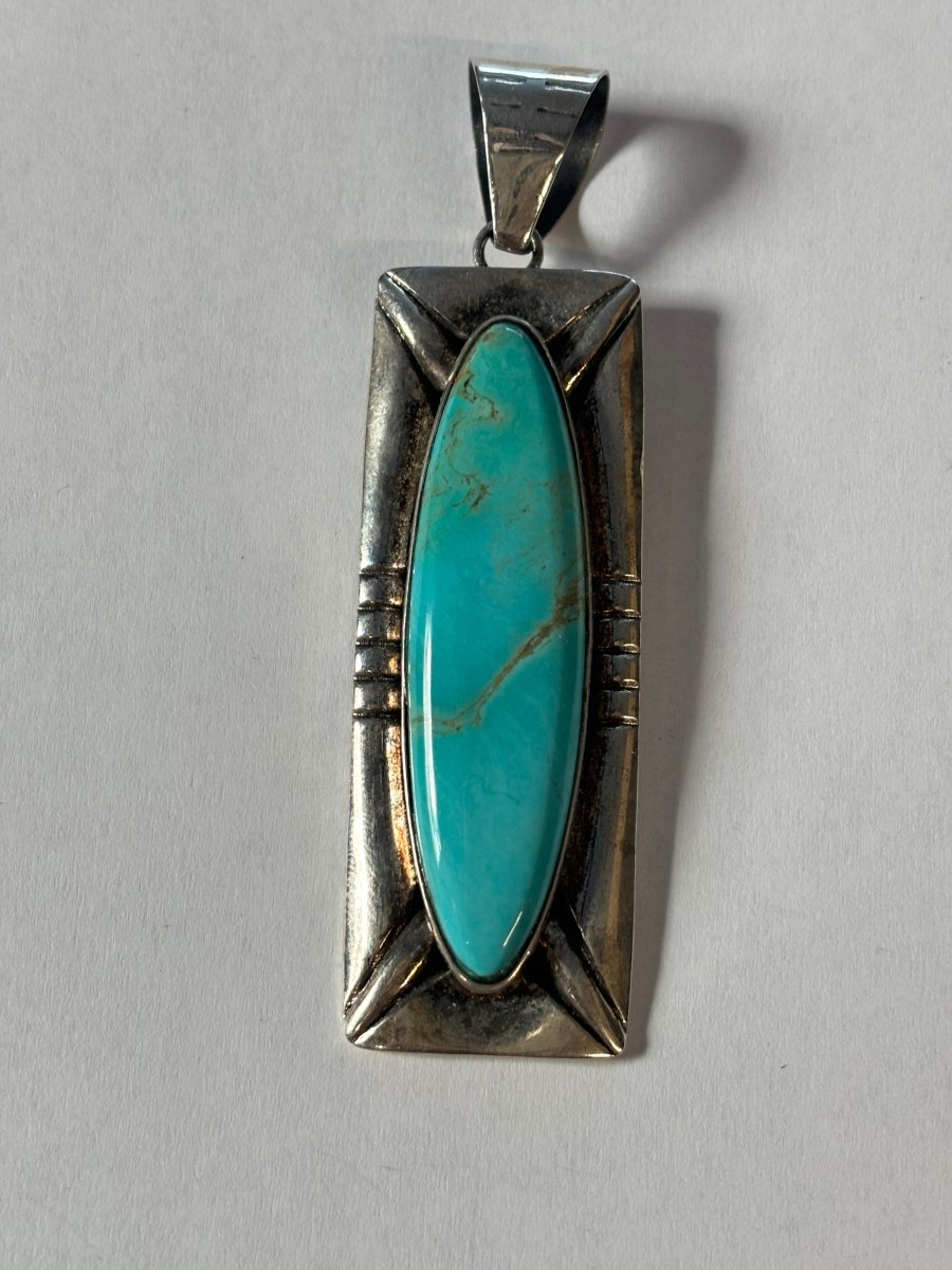 The Medium Reno Pendant - Turquoise Mustang