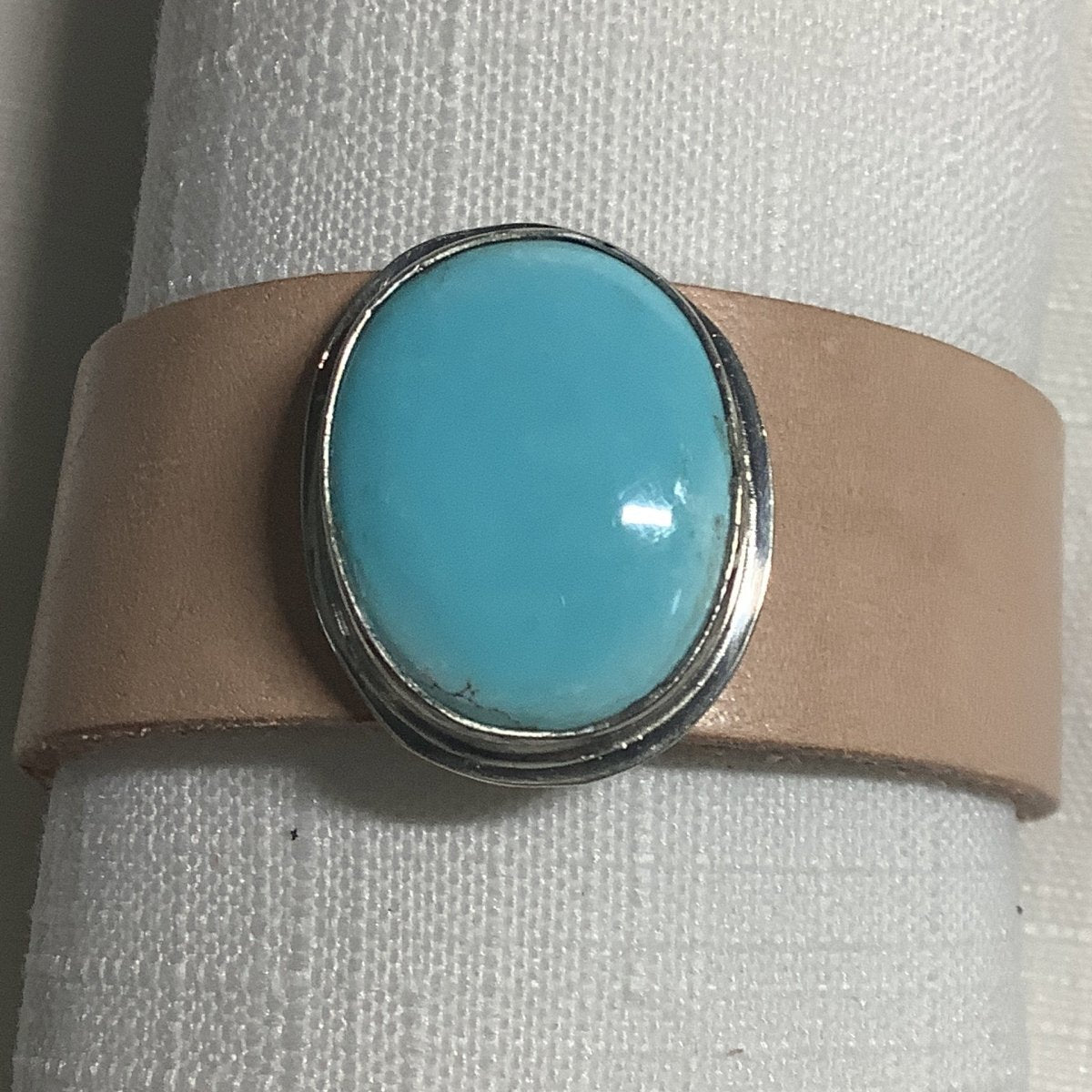 Bracelet, Sky Oval Blue Turquoise, Tan Leather band, Jeff Stahre (1) (1) - Turquoise Mustang