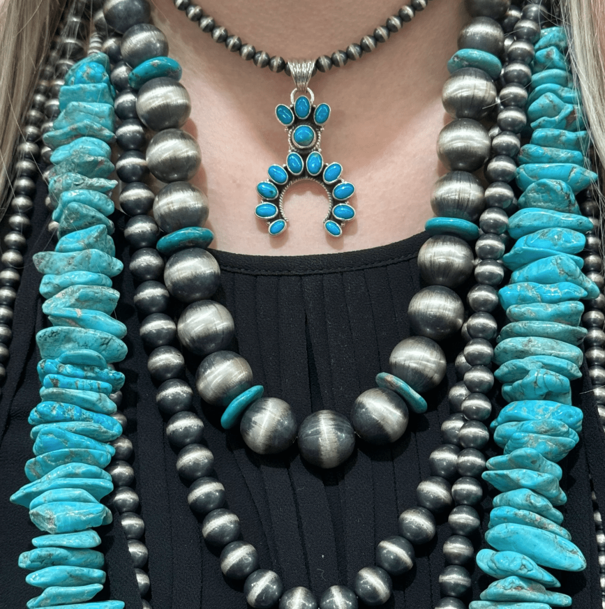 The Iago Mini Naja Pendant - Turquoise Mustang