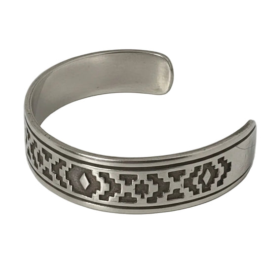Navajo Geometric Pattern Stampwork Sterling Silver Cuff, hallmarked - Turquoise Mustang