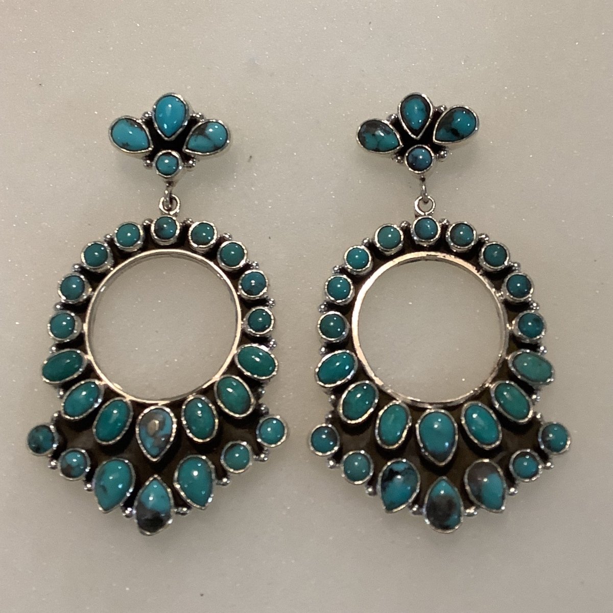 Earrings, Turquoise, circle drop w/ 27 Rounds, Ovals & Pears, DD (1) - Turquoise Mustang