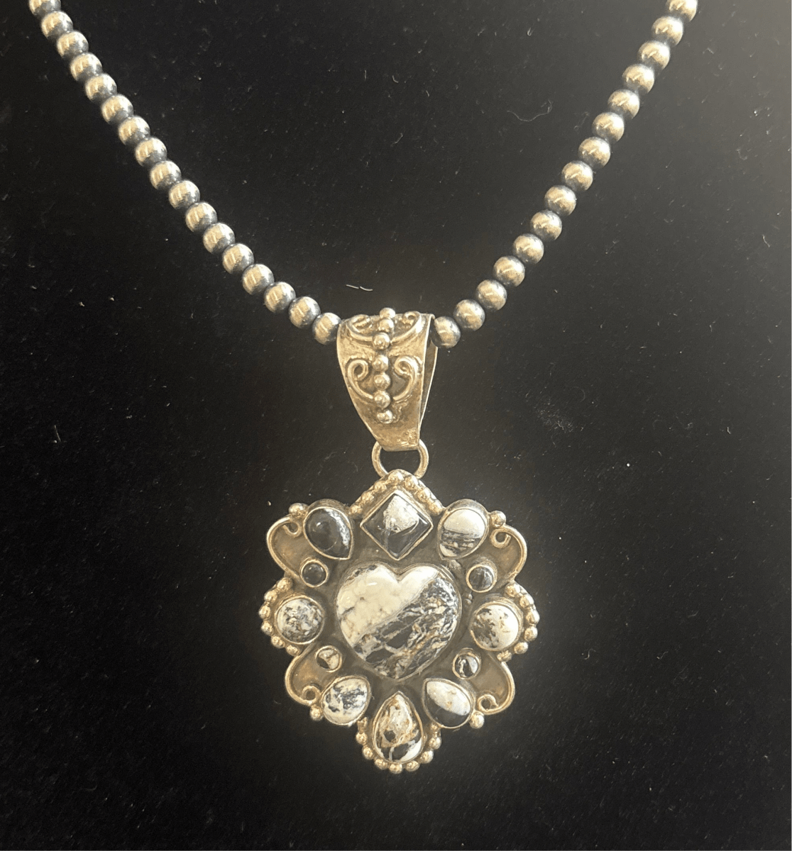 The Lilac Cluster Heart Pendant - Turquoise Mustang