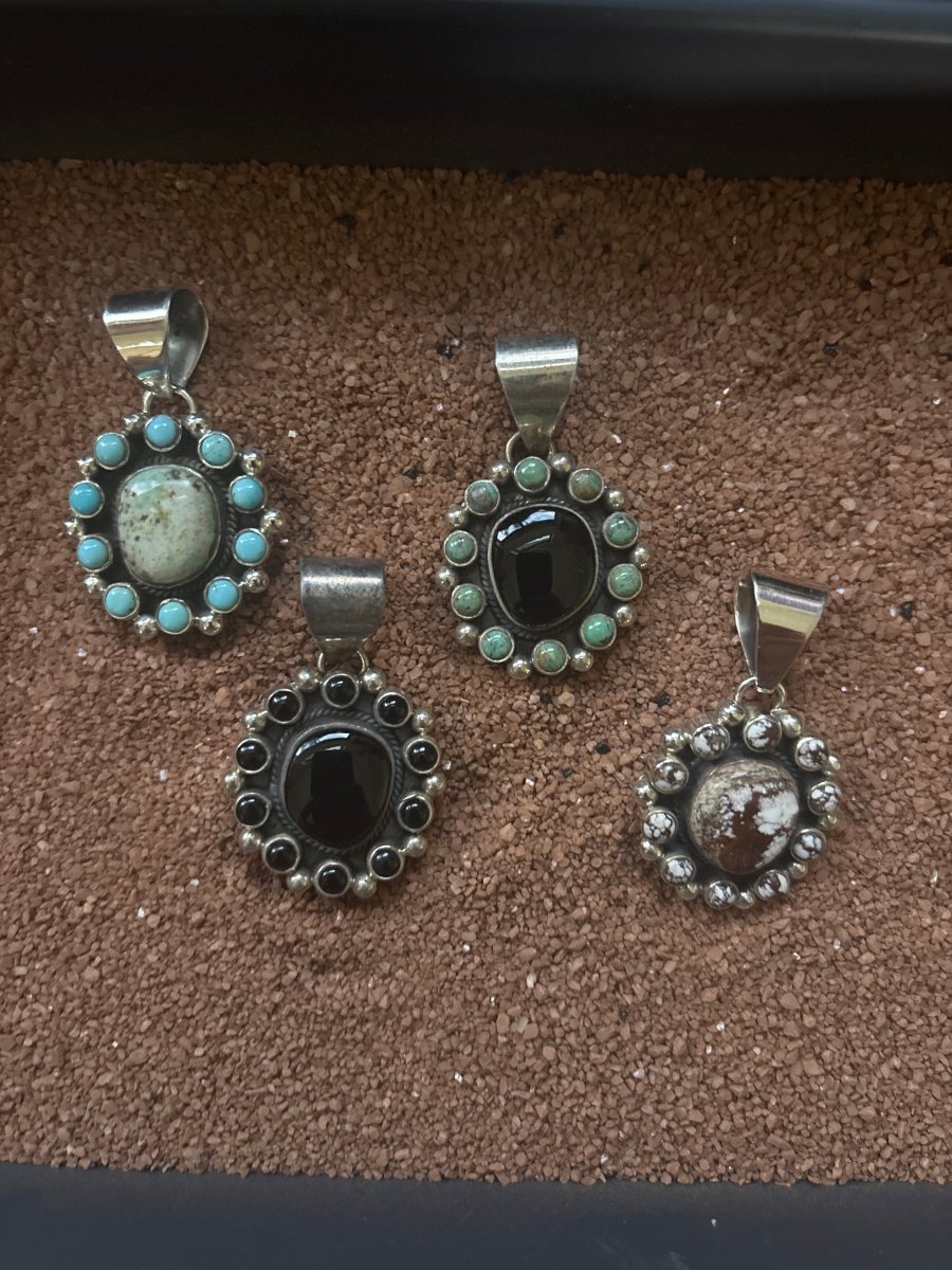 The Candytuft Freeform Cluster Pendant - Turquoise Mustang