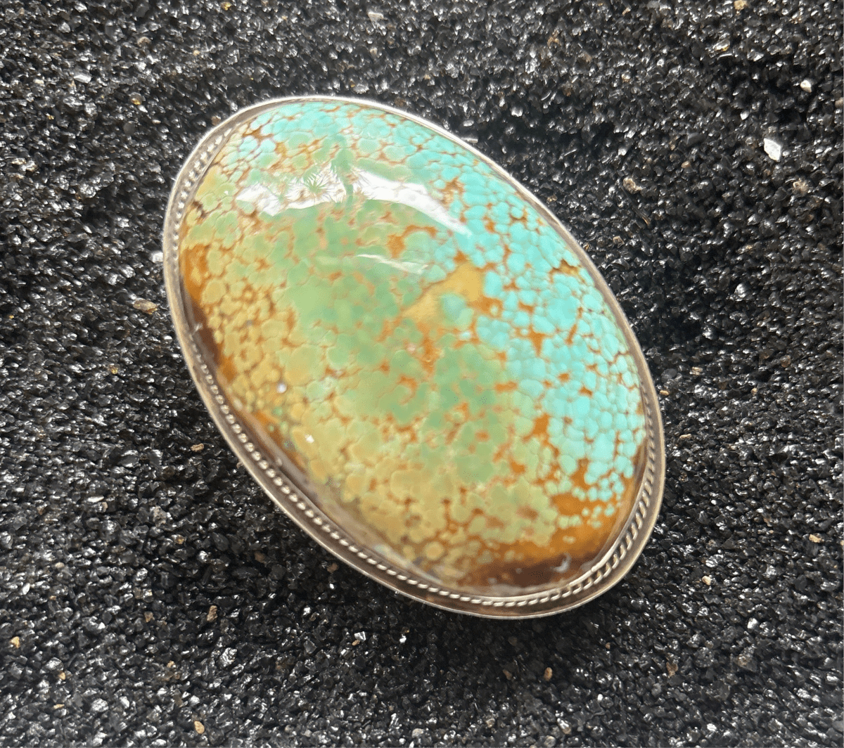 Ring, 250 ct. Royston Oval High Dome Cabochon, fine rope bezel, Zia - Turquoise Mustang