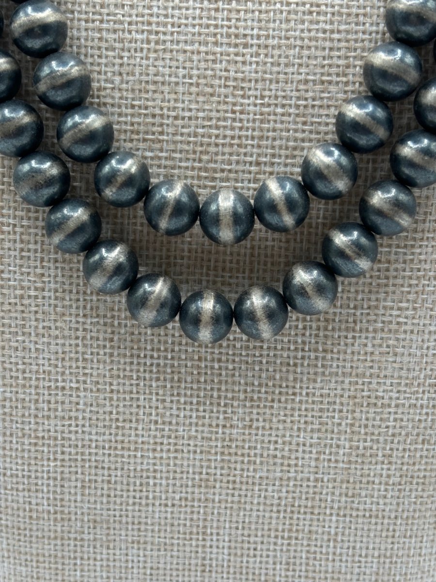 10mm Mustang Silver Pearls - Turquoise Mustang