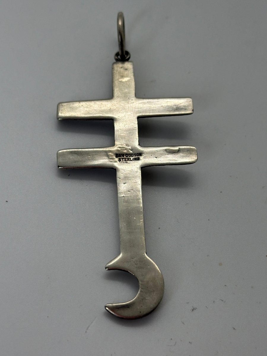 Tufa Cast Fur Trader Style Cross Pendant in Sterling Silver, Dan Dodson - Turquoise Mustang