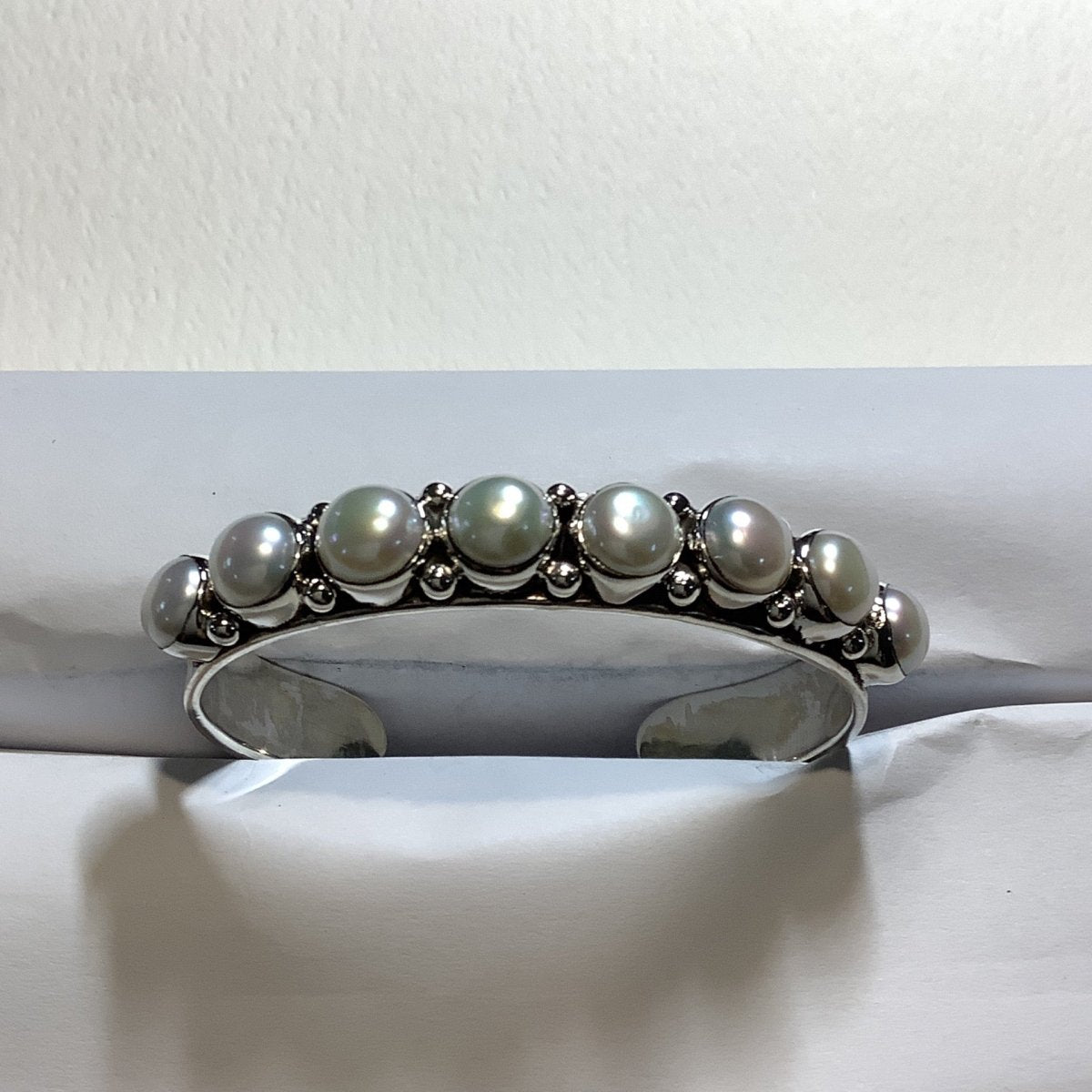 Silver Pearl Cuff Medium Round DD - Turquoise Mustang