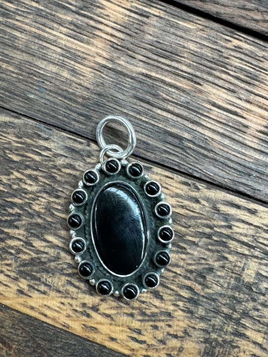 The Camelia Oval Cluster Pendant - Turquoise Mustang