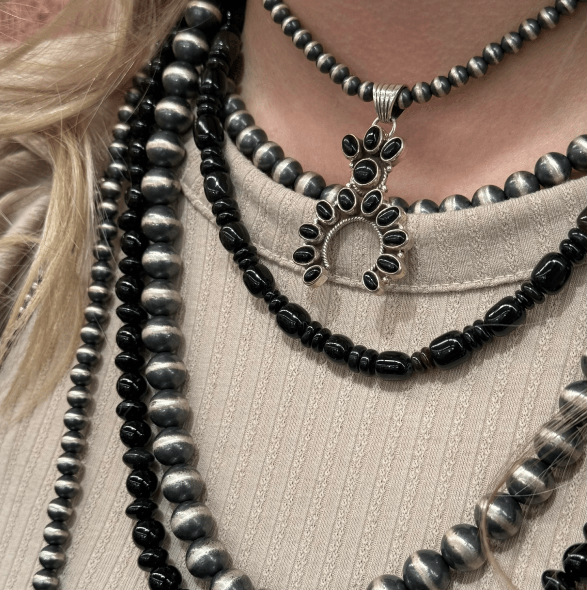 The Iago Mini Naja Pendant - Turquoise Mustang