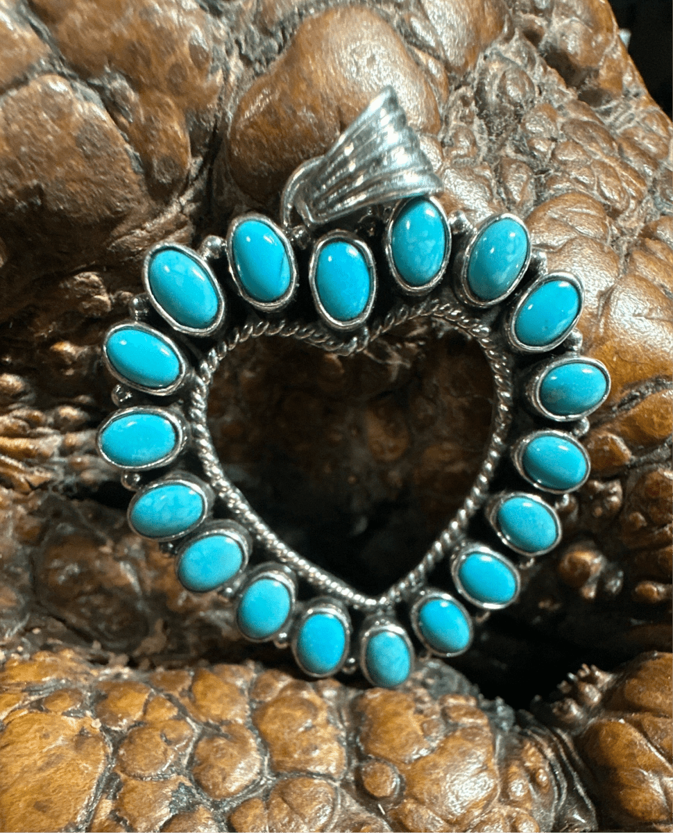 Pendant, Heart, Turquoise Cluster, 16 oval stores, DD - Turquoise Mustang
