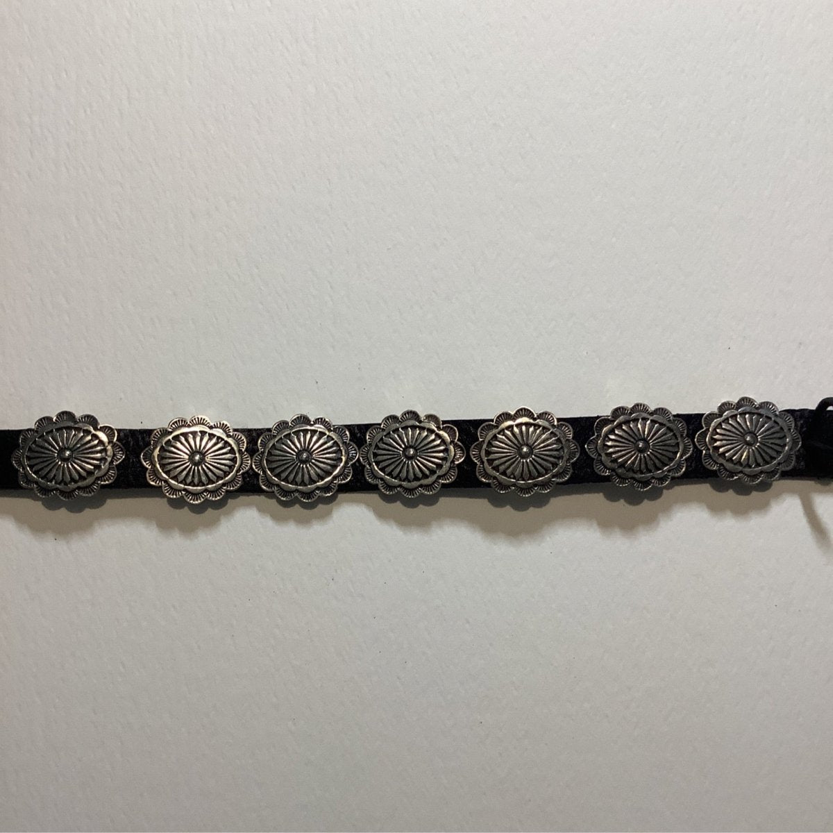 Bracelet, Leather w/ Large Oval conchos, all silver DD - Turquoise Mustang
