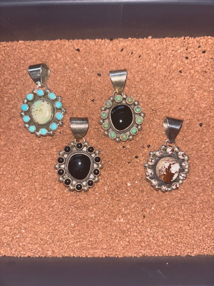 The Candytuft Freeform Cluster Pendant - Turquoise Mustang