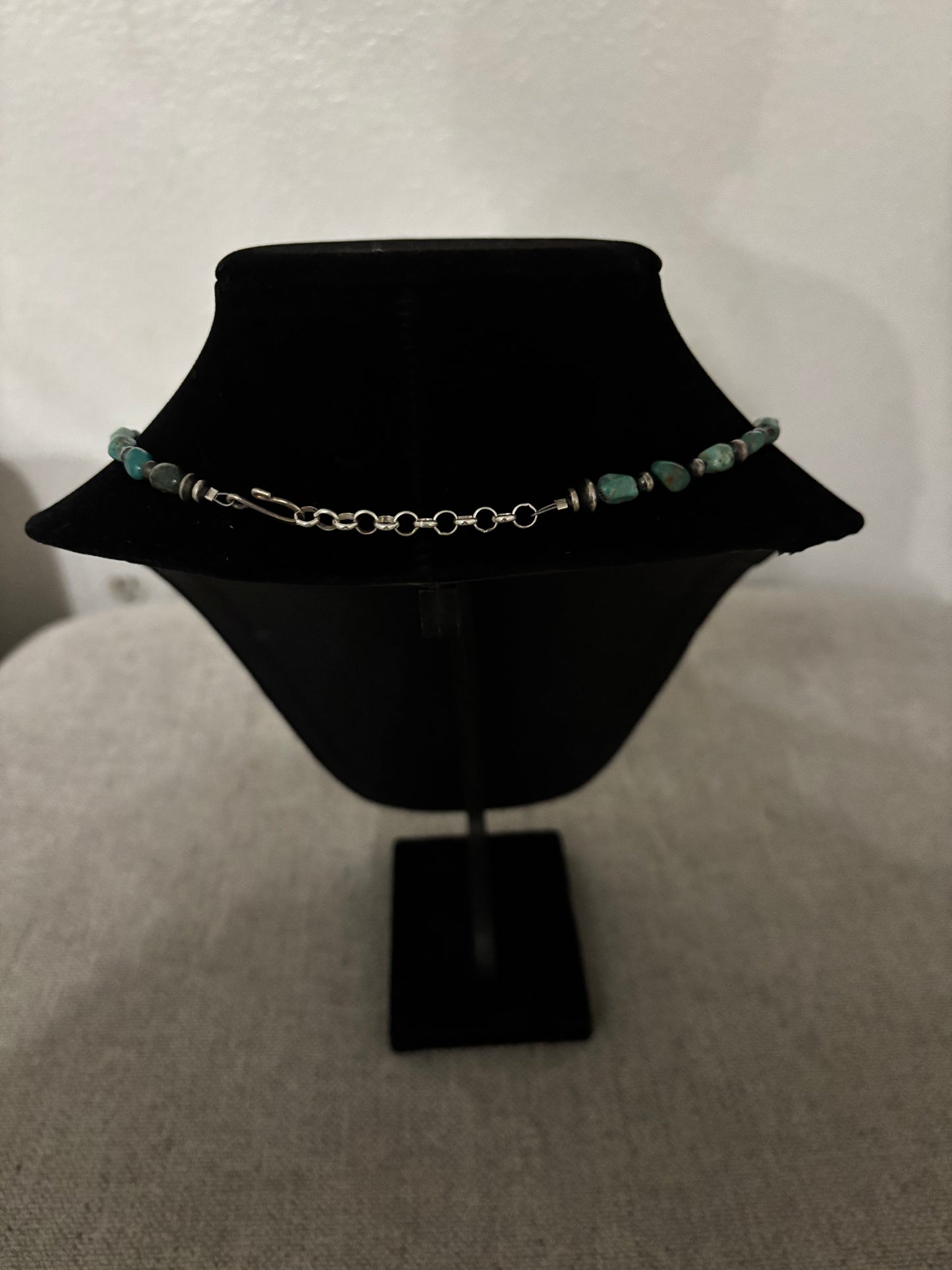 18” Fox Turquoise Nugget Necklace with Silver Pearl Spacers – 6mm