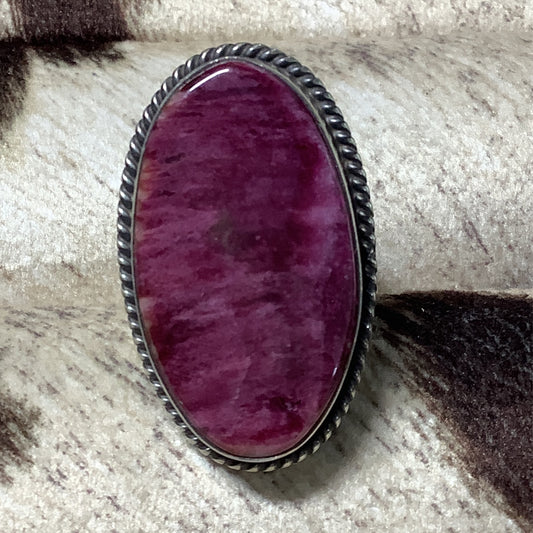 Ring, Purple Oyster Oval,Rope Bezel, Split Shank, Nila Cook Johnson crafted from Sterling Silver, an exquisite Rings Native American designed by Turquoise Mustang.