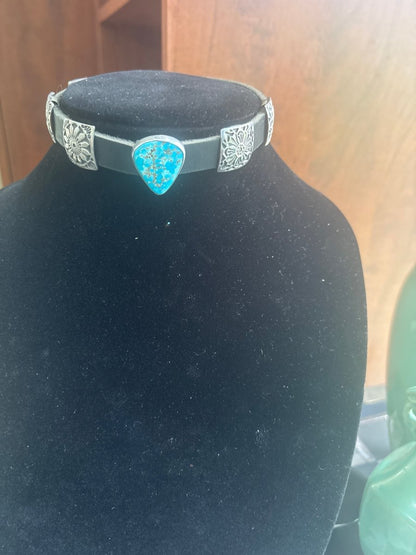 Bracelet, Pear Kingman TQ, Tan Leather band, Jeff Stahre - Turquoise Mustang
