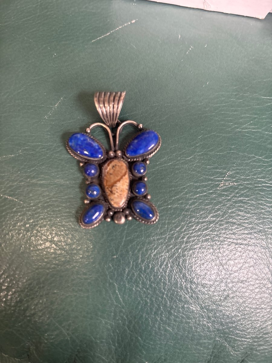 Pendant, Narrow Butterfly, 9 - stone, rope bezel, DD - Turquoise Mustang