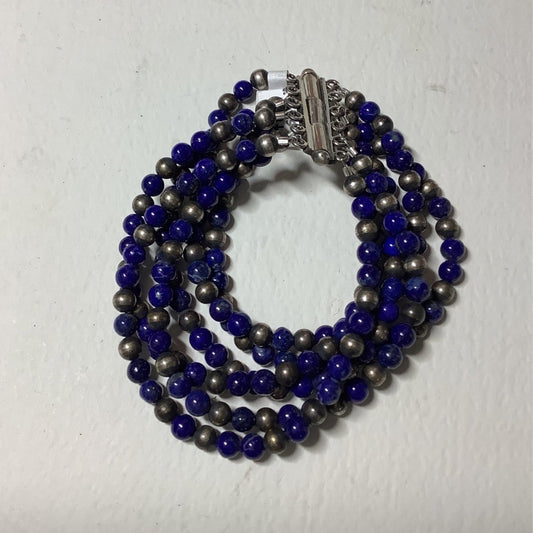 Bracelet, 4mm Navajo Pearls w Lapis, 6 - strand, Dan dodson - Turquoise Mustang