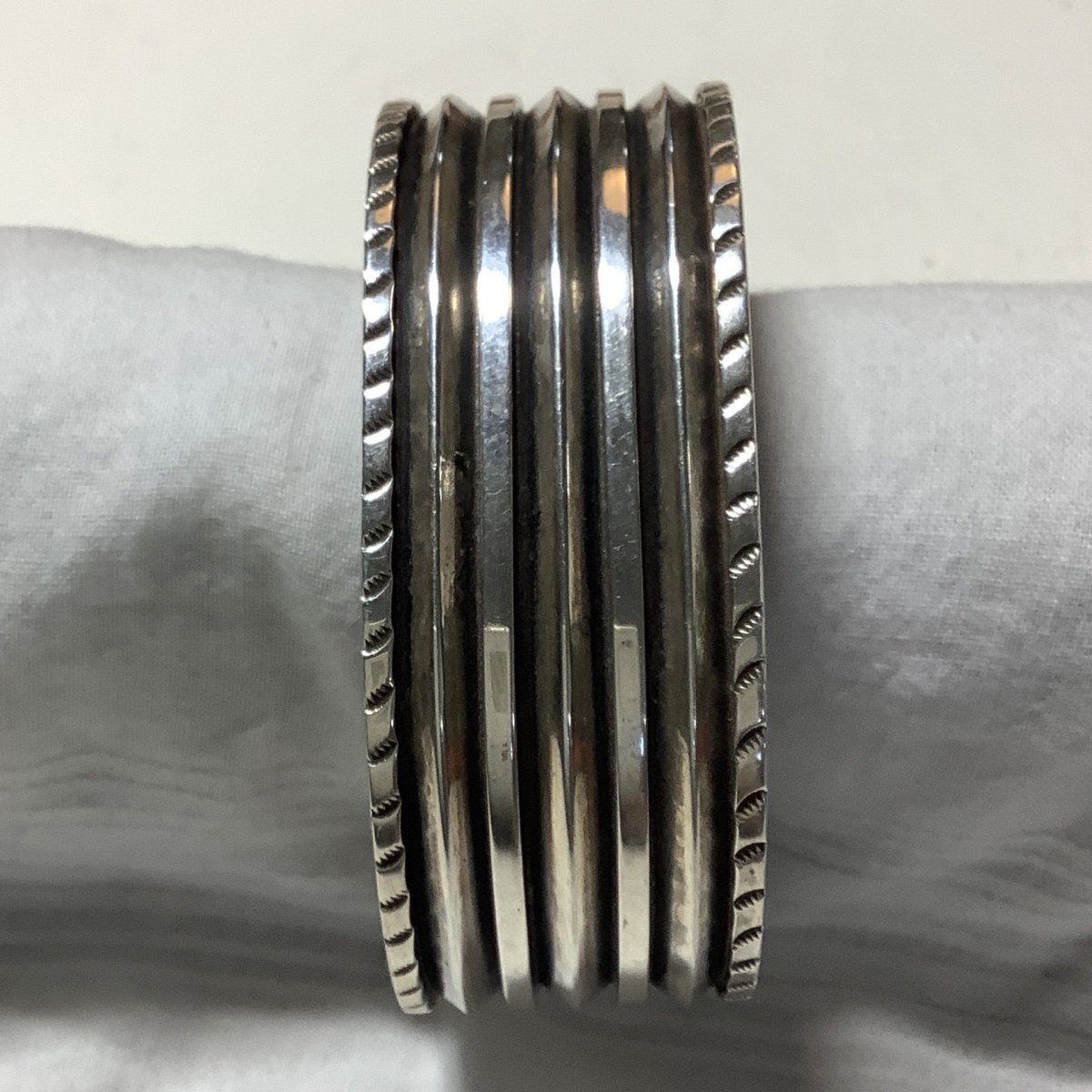 Bracelet, Cuff, All Silver 6 Grooves, Melvin Francis - Turquoise Mustang