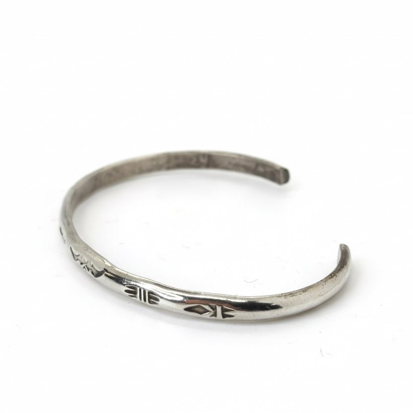 Vintage Narrow All - Silver, Tradition Stamp motif, half - round wire Cuff - Turquoise Mustang