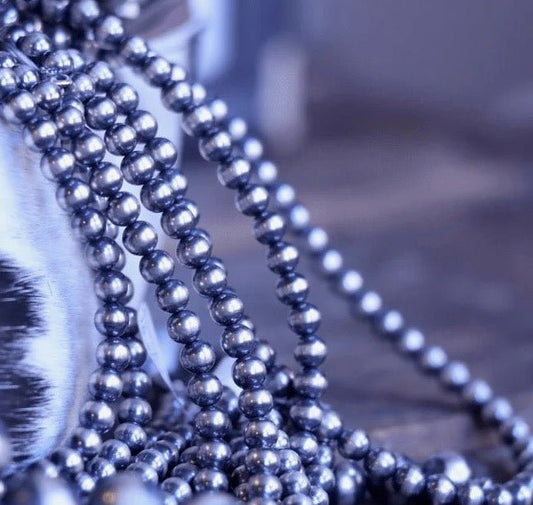 Mustang Silver Pearls - 6mm - Turquoise Mustang