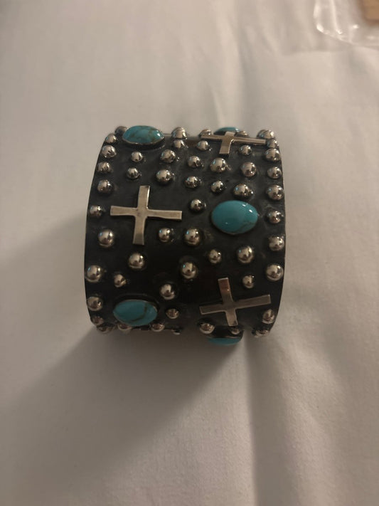 Bracelet, wide cuff with crosses, raindrops, black background, Chimney Butte - Turquoise Mustang