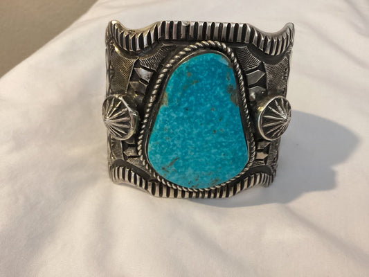 Bracelet, wide cuff, Freeform Kingman Waterweb Turquoise , Elvira Bill - Turquoise Mustang