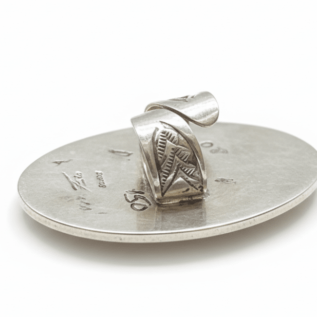 Ring, 250 ct. Royston Oval High Dome Cabochon, fine rope bezel, Zia - Turquoise Mustang