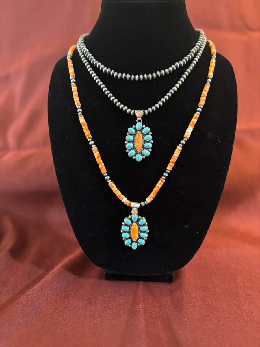 De Chelly , 11 Stone Kingman and Orange Spiny Oyster Cluster Pendant - Turquoise Mustang