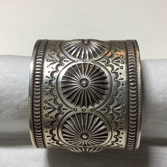 Bracelet, wide cuff, 5 Sunburst stamped Conchos, Henry Sam (1) - Turquoise Mustang