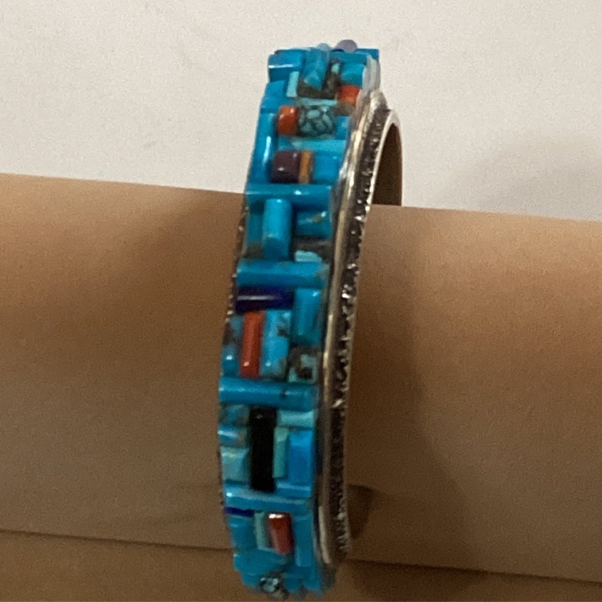 Bracelet, cobble stone turquoise, coral, lapis inlay, Lester James - Turquoise Mustang