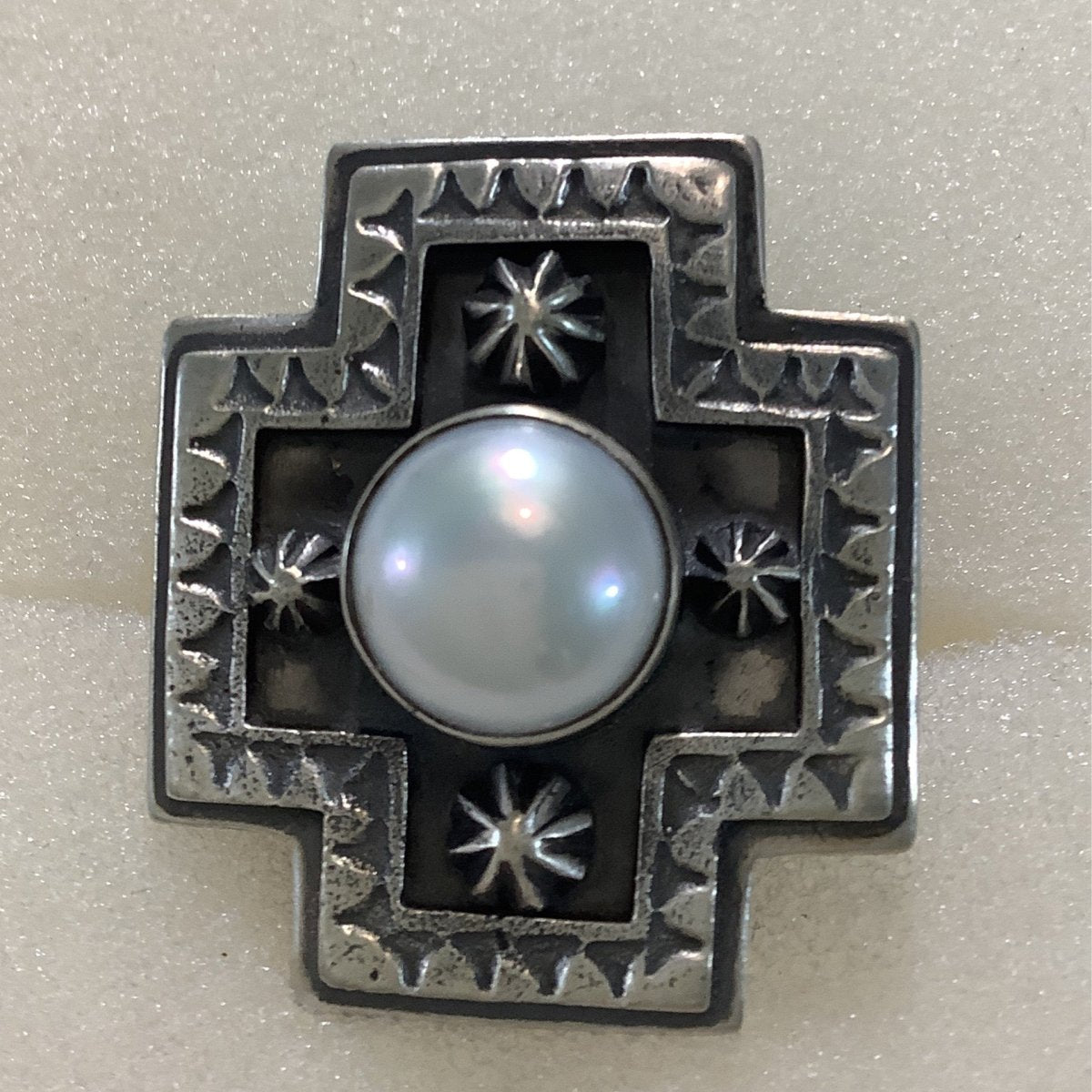 Ring, Pearl center on Navajo Cross, DD - Turquoise Mustang